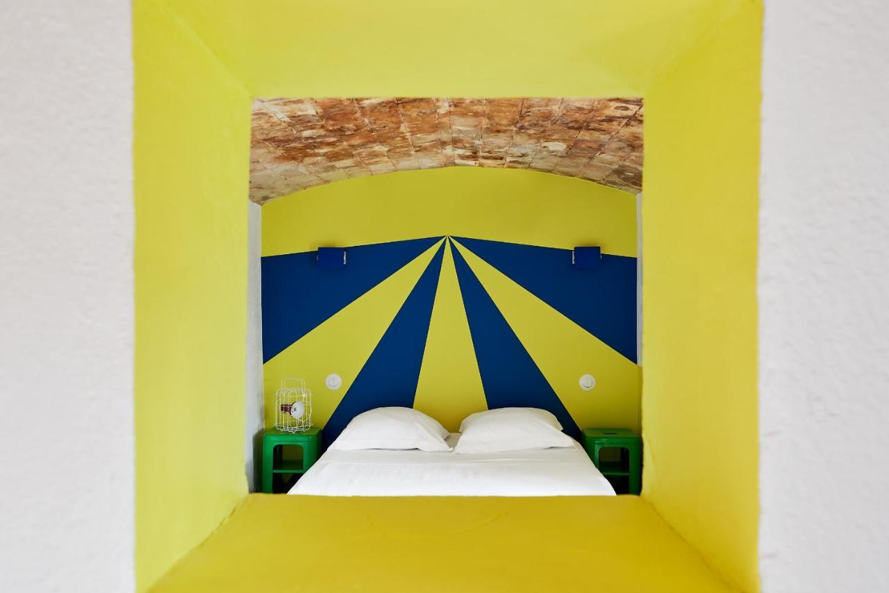 Domaine La Ferme Hi Bride Bed & Breakfast Villelaure Dış mekan fotoğraf