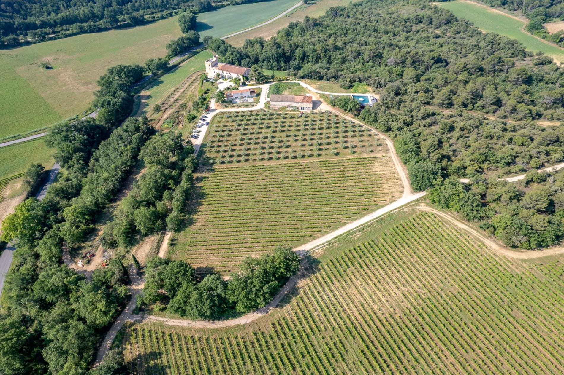 Domaine La Ferme Hi Bride Bed & Breakfast Villelaure Dış mekan fotoğraf