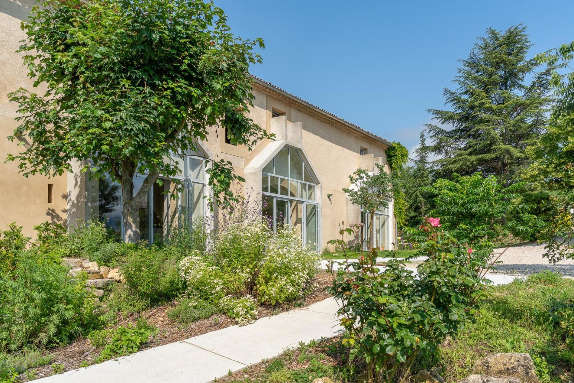 Domaine La Ferme Hi Bride Bed & Breakfast Villelaure Dış mekan fotoğraf