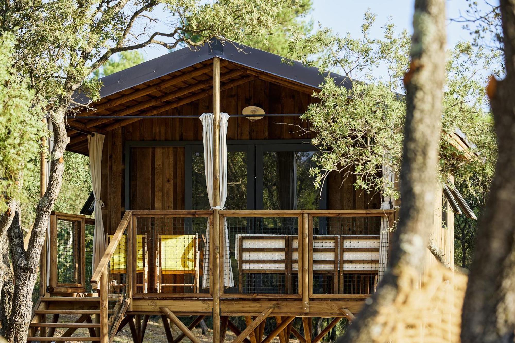 Domaine La Ferme Hi Bride Bed & Breakfast Villelaure Dış mekan fotoğraf