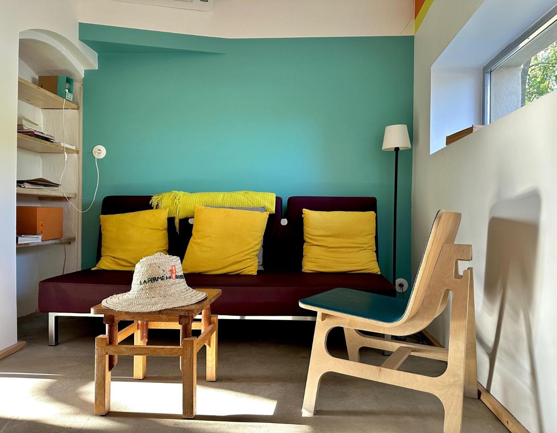 Domaine La Ferme Hi Bride Bed & Breakfast Villelaure Dış mekan fotoğraf