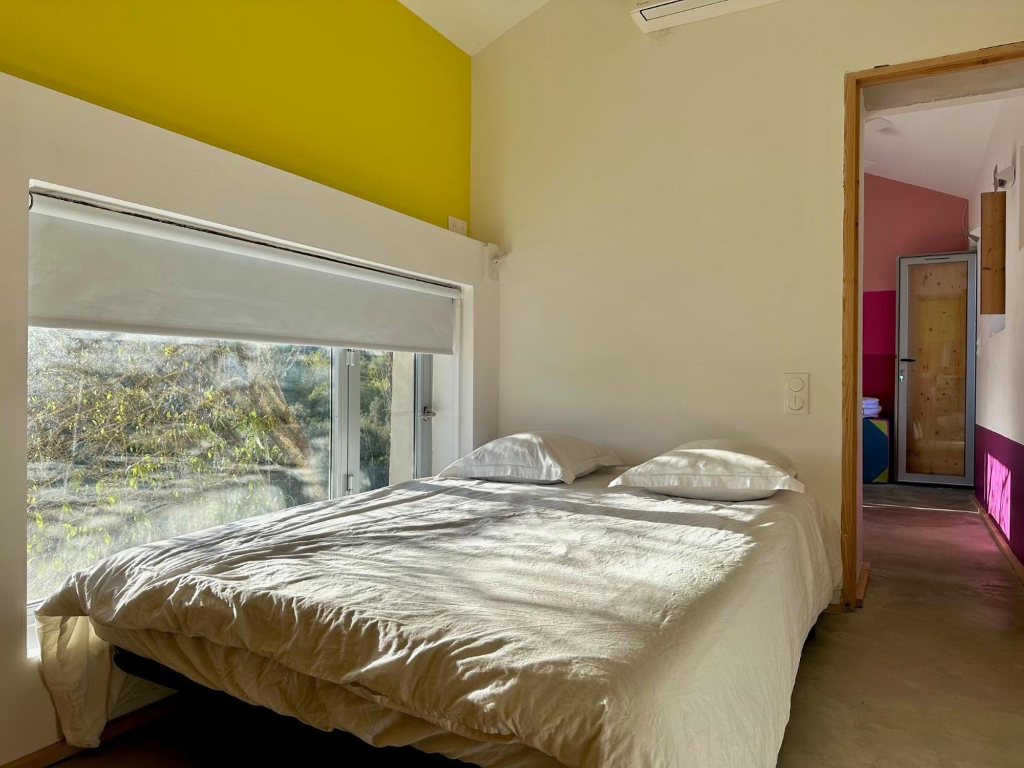 Domaine La Ferme Hi Bride Bed & Breakfast Villelaure Dış mekan fotoğraf