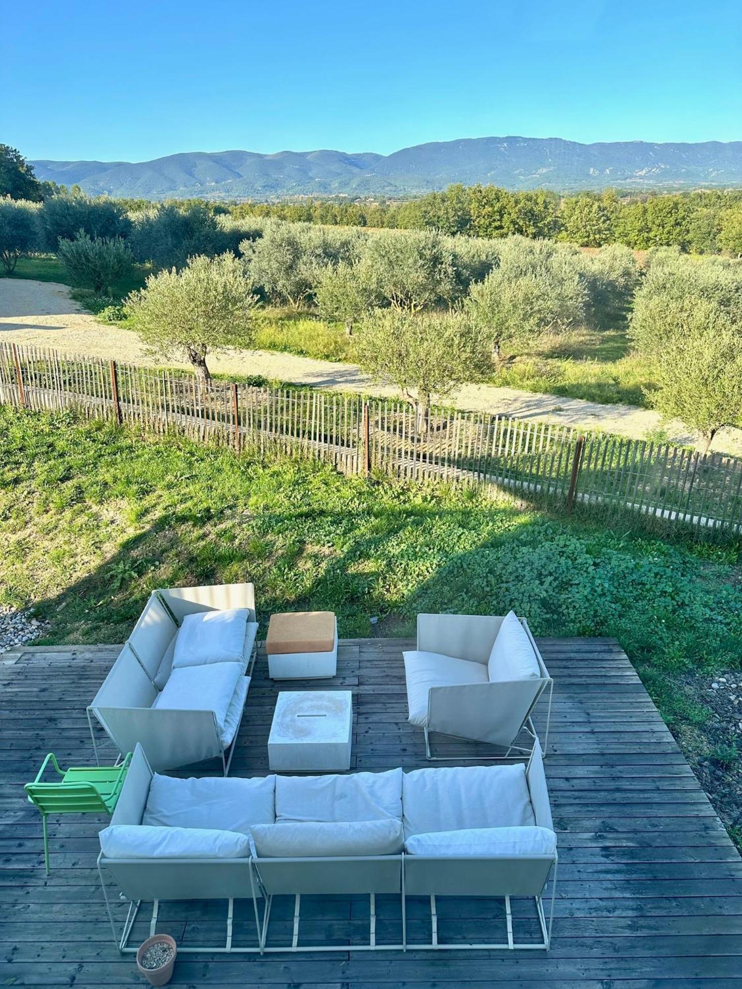 Domaine La Ferme Hi Bride Bed & Breakfast Villelaure Dış mekan fotoğraf