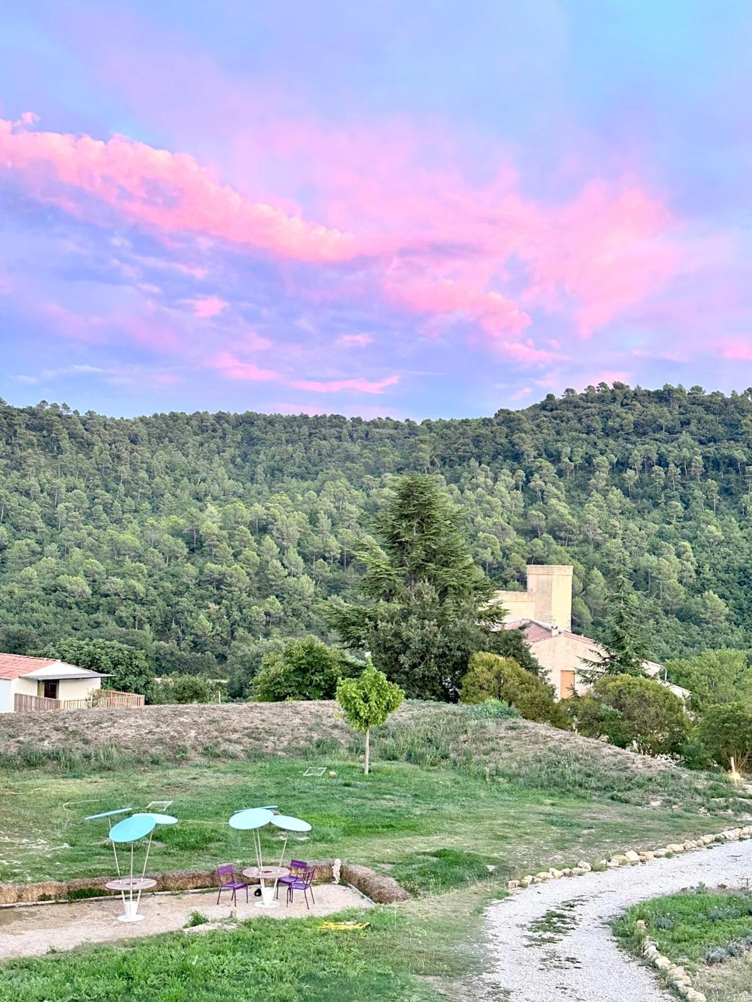 Domaine La Ferme Hi Bride Bed & Breakfast Villelaure Dış mekan fotoğraf