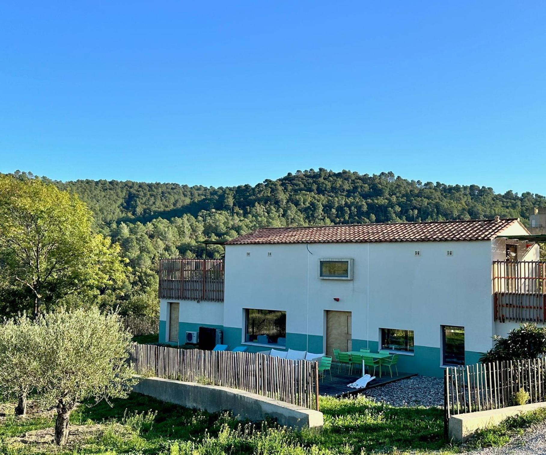 Domaine La Ferme Hi Bride Bed & Breakfast Villelaure Dış mekan fotoğraf
